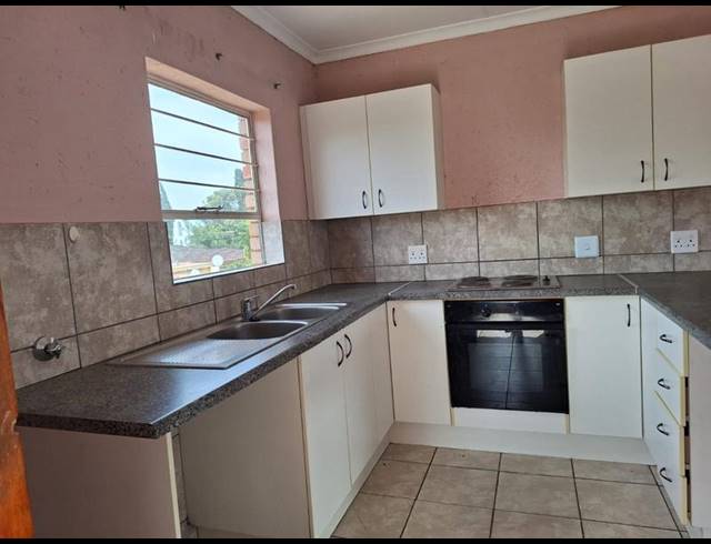 2 BEDROOM PROPERTY TO RENT IN RANDFONTEIN CENTRAL